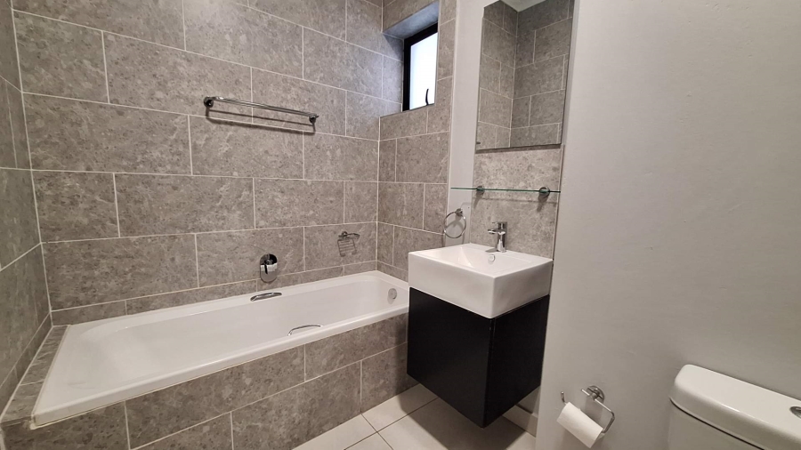 1 Bedroom Property for Sale in Ferndale Gauteng