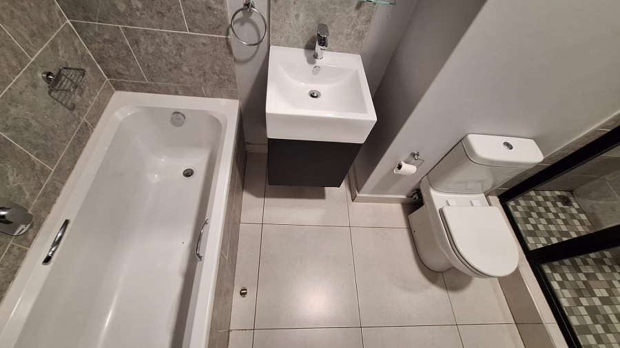 1 Bedroom Property for Sale in Ferndale Gauteng