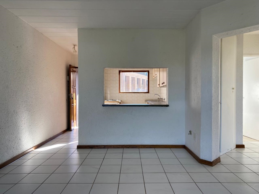 2 Bedroom Property for Sale in Little Falls Gauteng