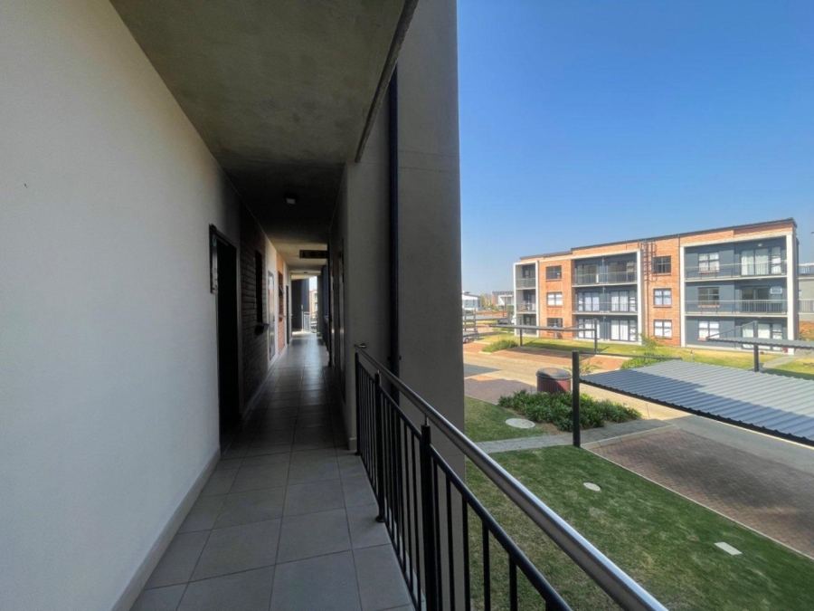 To Let 2 Bedroom Property for Rent in Glen Marais Gauteng