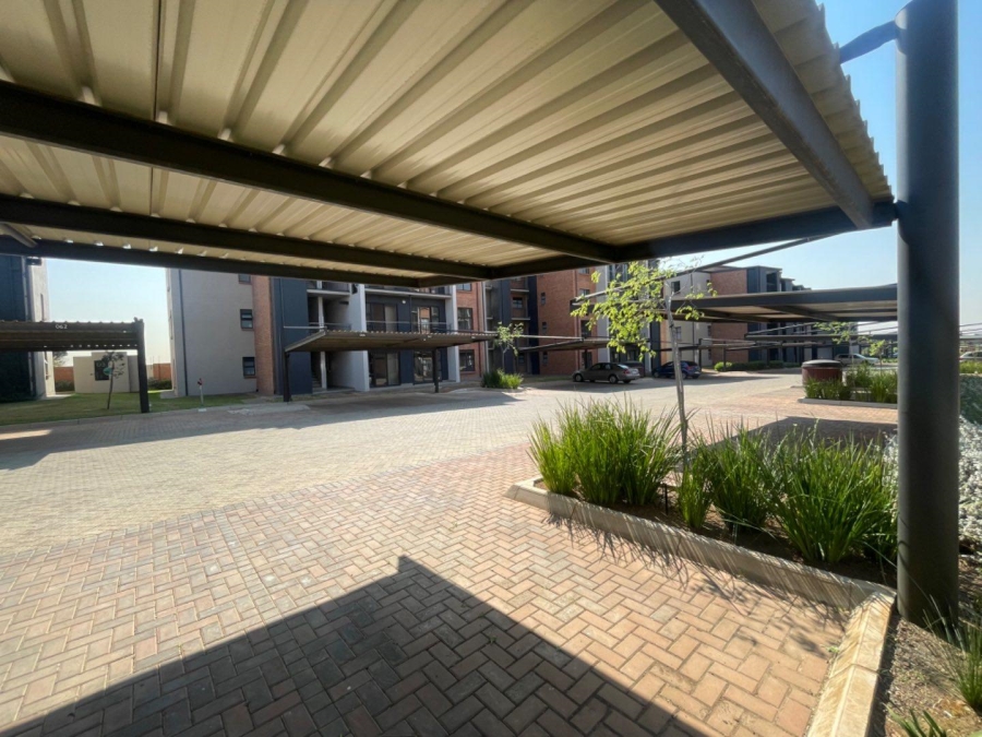 To Let 2 Bedroom Property for Rent in Glen Marais Gauteng
