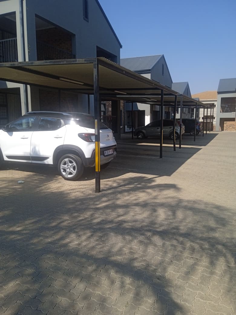 2 Bedroom Property for Sale in Florida Park Gauteng