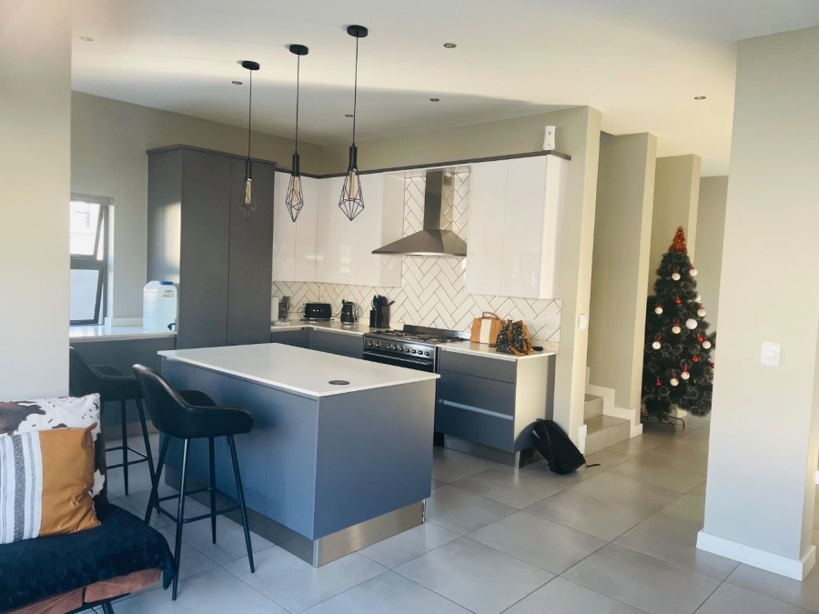 3 Bedroom Property for Sale in Olivedale Gauteng