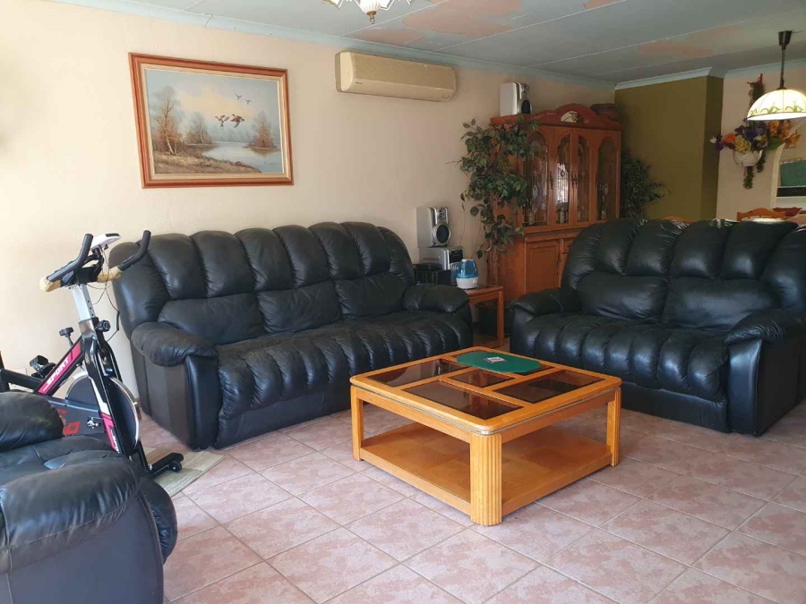 3 Bedroom Property for Sale in Mulbarton Gauteng