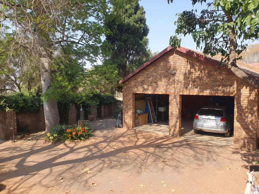 3 Bedroom Property for Sale in Mulbarton Gauteng