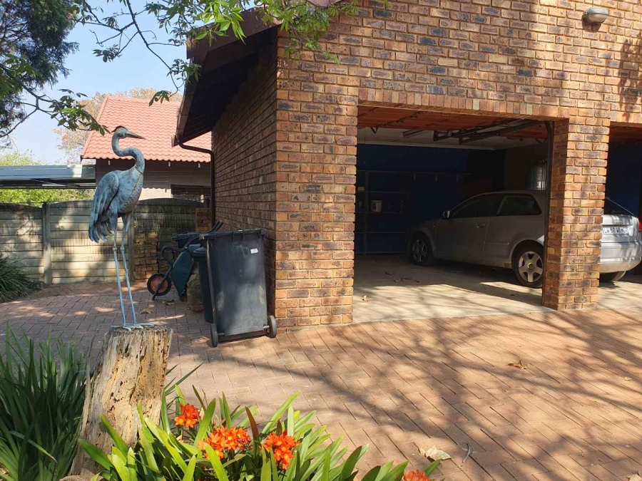 3 Bedroom Property for Sale in Mulbarton Gauteng