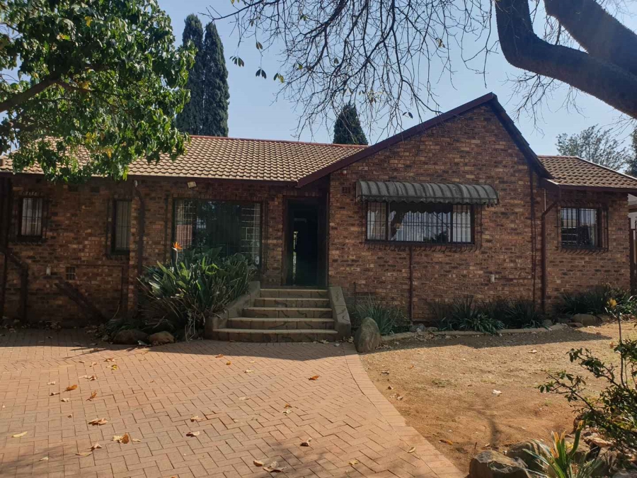3 Bedroom Property for Sale in Mulbarton Gauteng