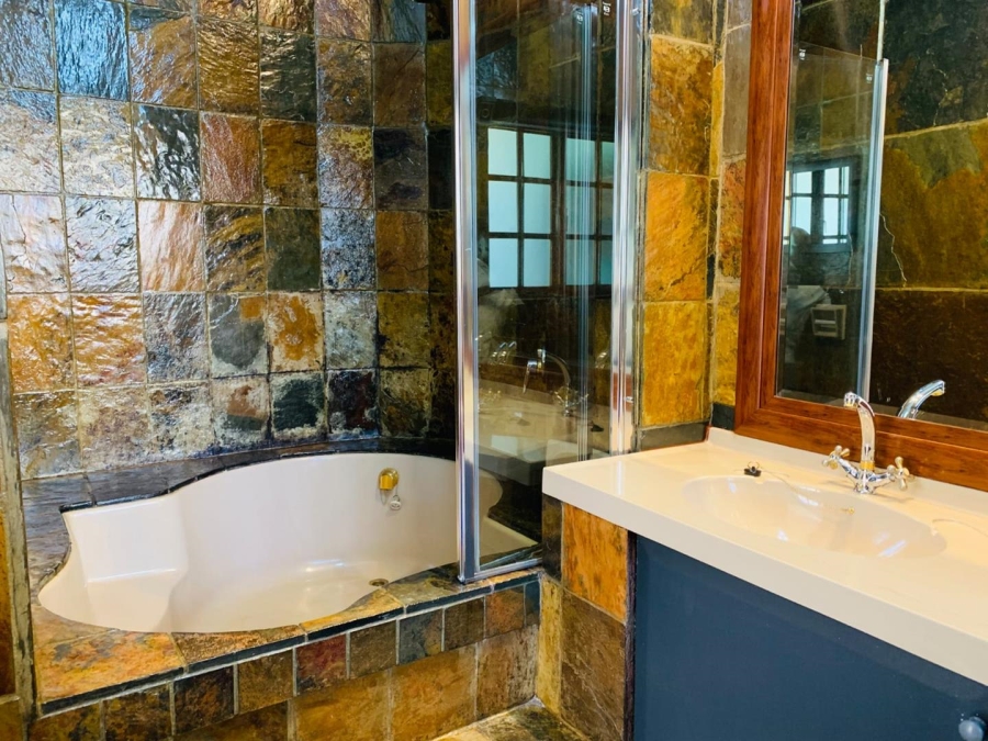 6 Bedroom Property for Sale in Amandasig Gauteng