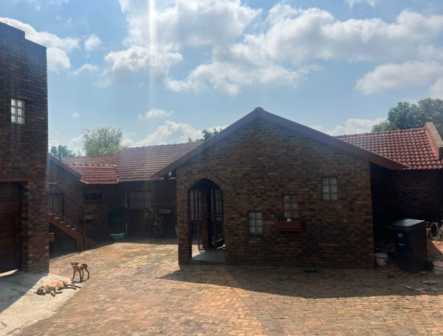 4 Bedroom Property for Sale in Meyerspark Gauteng