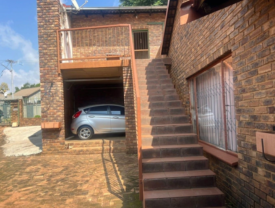 4 Bedroom Property for Sale in Meyerspark Gauteng