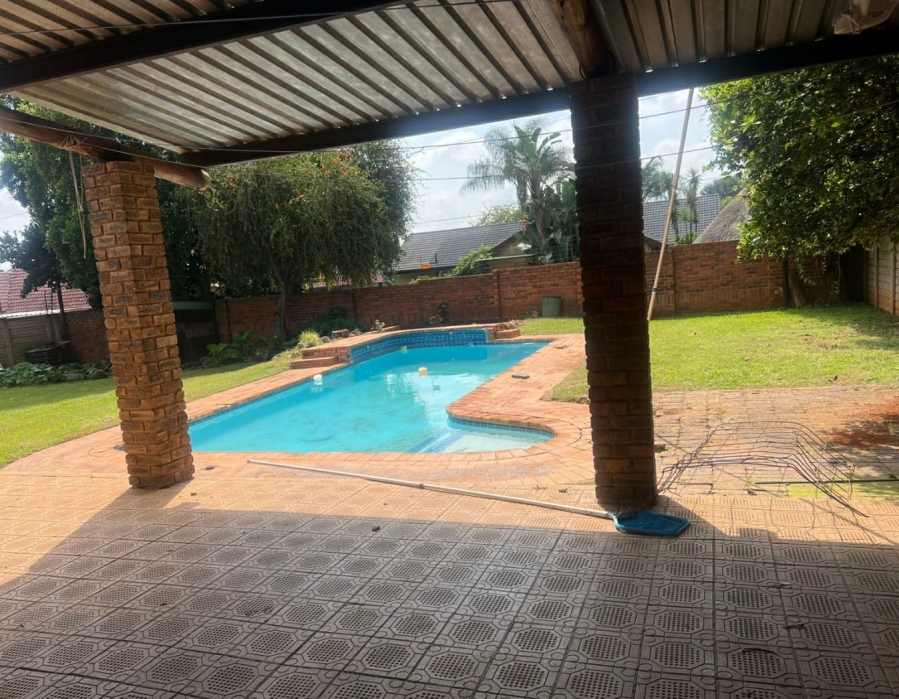 4 Bedroom Property for Sale in Meyerspark Gauteng