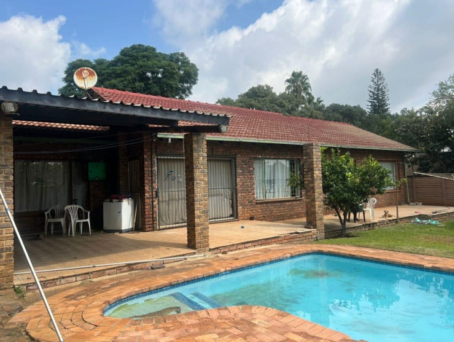 4 Bedroom Property for Sale in Meyerspark Gauteng