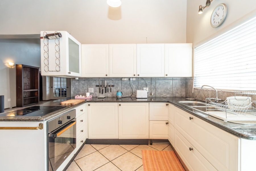 3 Bedroom Property for Sale in Albertskroon Gauteng