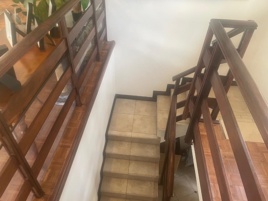 To Let 3 Bedroom Property for Rent in Sandhurst Gauteng
