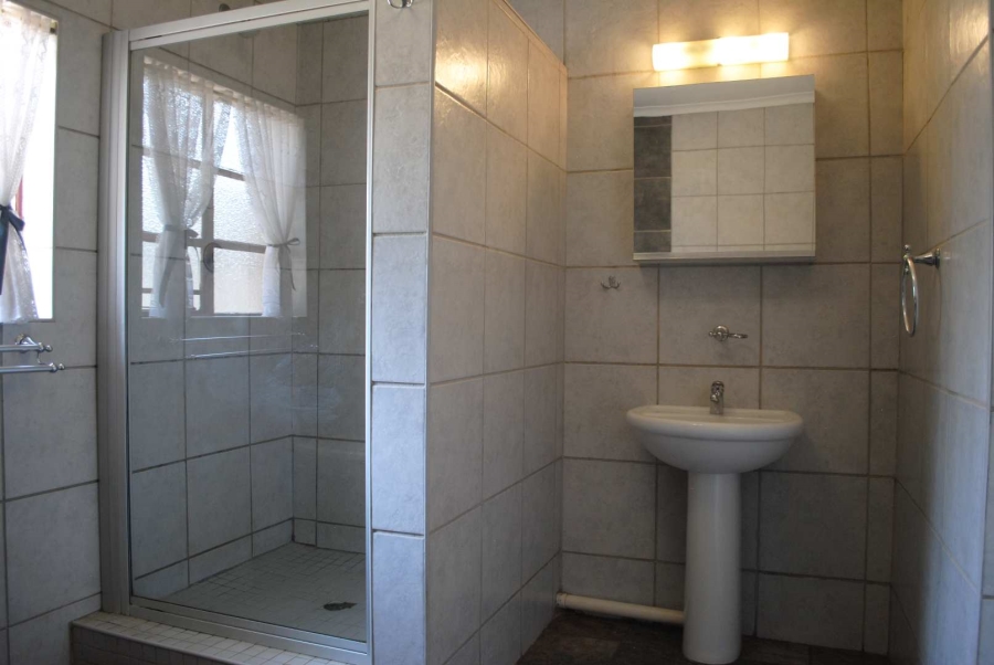 To Let 1 Bedroom Property for Rent in Eikenhof Gauteng