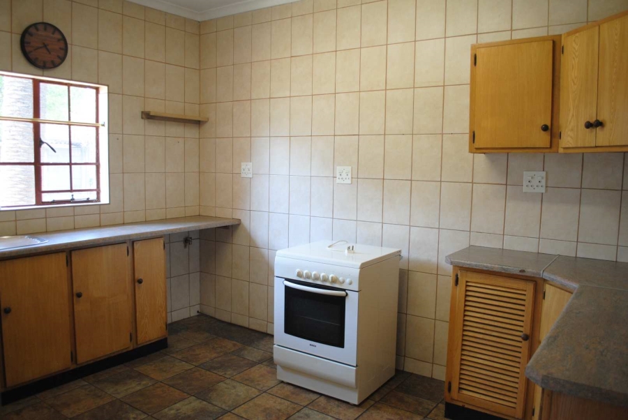 To Let 1 Bedroom Property for Rent in Eikenhof Gauteng