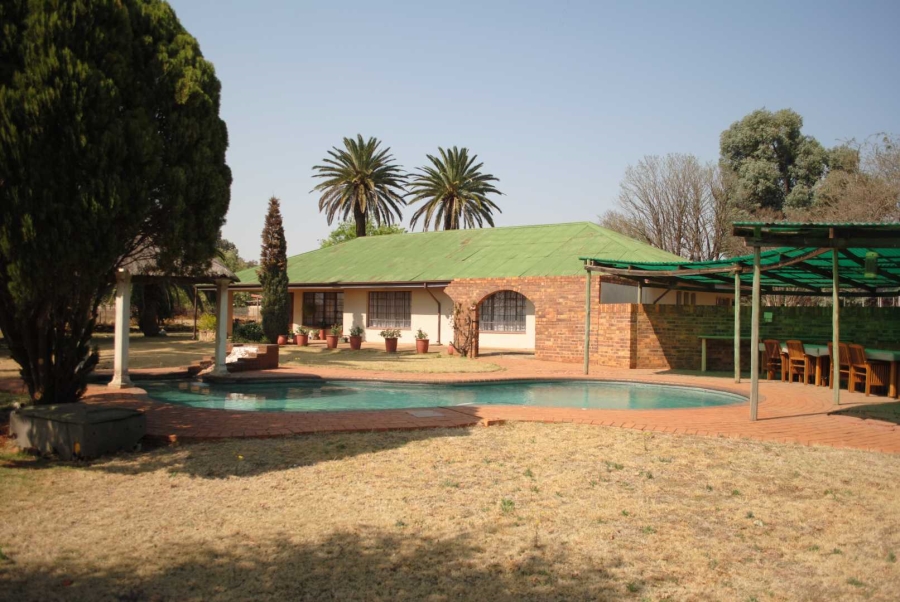 To Let 3 Bedroom Property for Rent in Eikenhof Gauteng