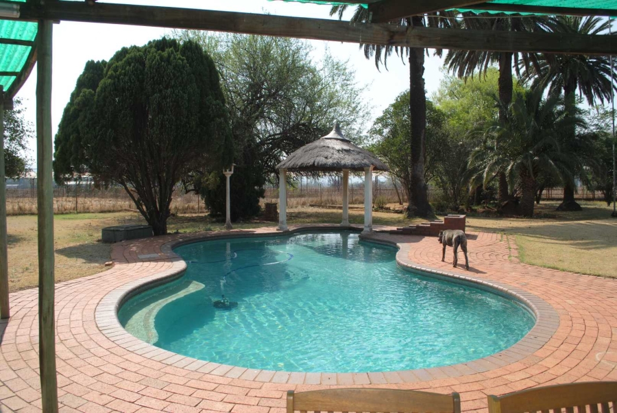 To Let 3 Bedroom Property for Rent in Eikenhof Gauteng
