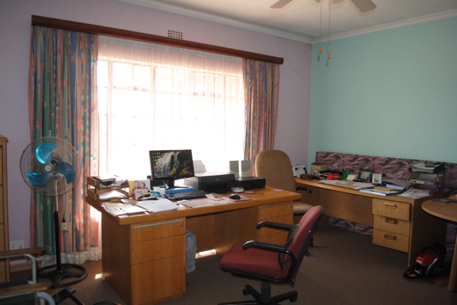 To Let 3 Bedroom Property for Rent in Eikenhof Gauteng