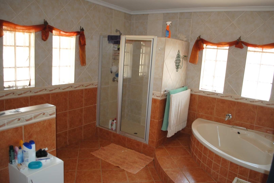To Let 3 Bedroom Property for Rent in Eikenhof Gauteng