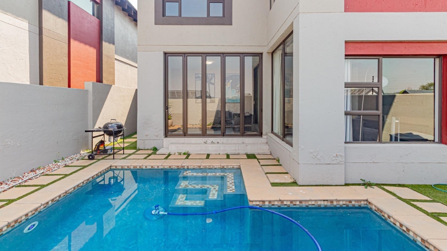 4 Bedroom Property for Sale in Fourways Gauteng