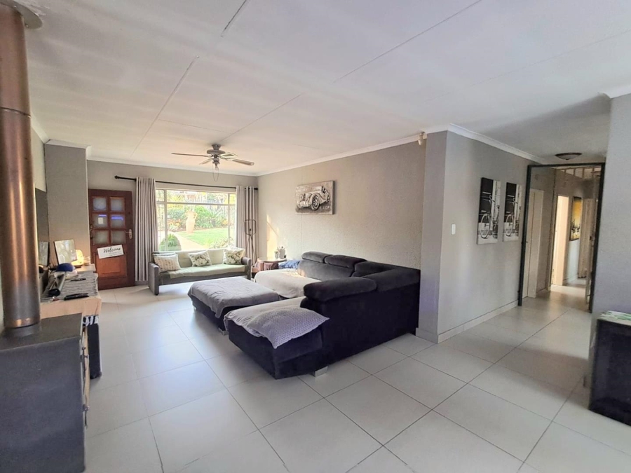3 Bedroom Property for Sale in Brackendowns Gauteng