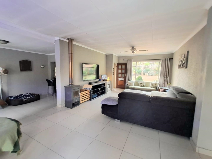 3 Bedroom Property for Sale in Brackendowns Gauteng
