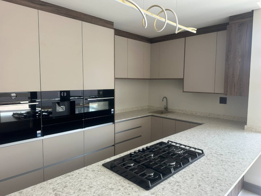 5 Bedroom Property for Sale in Eye of Africa Gauteng