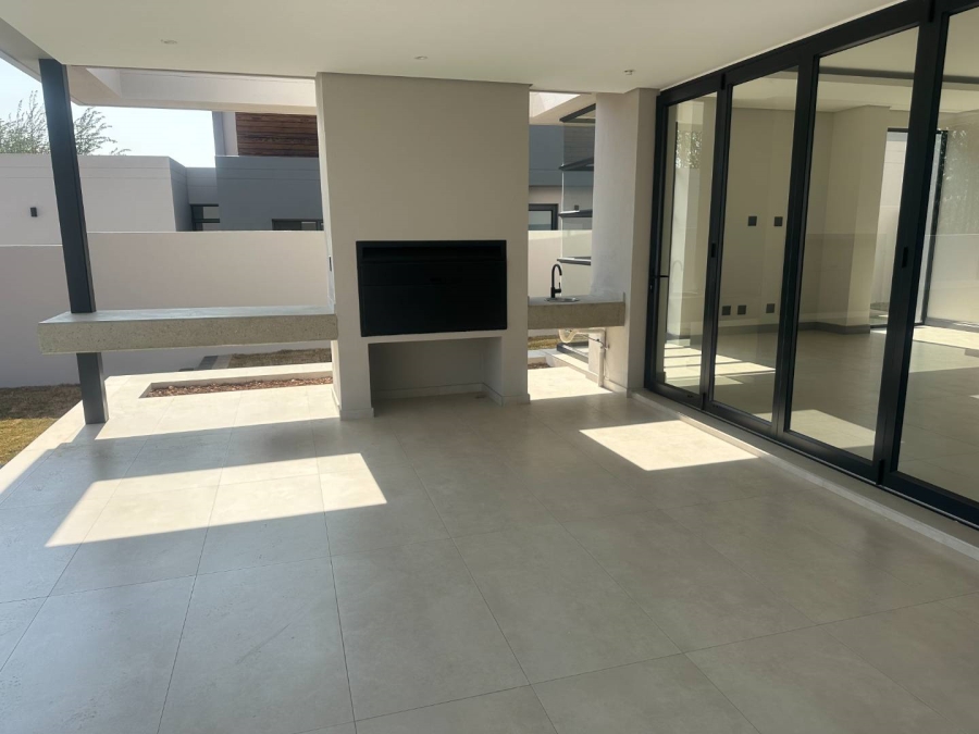 5 Bedroom Property for Sale in Eye of Africa Gauteng