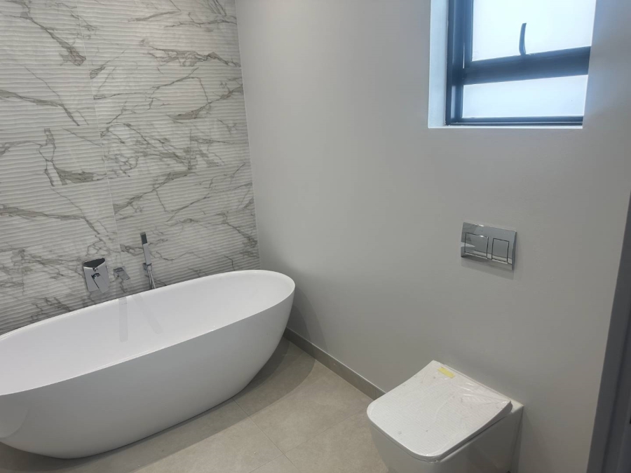 5 Bedroom Property for Sale in Eye of Africa Gauteng