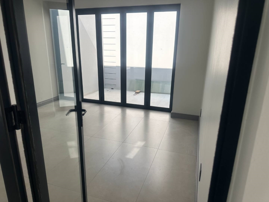 5 Bedroom Property for Sale in Eye of Africa Gauteng