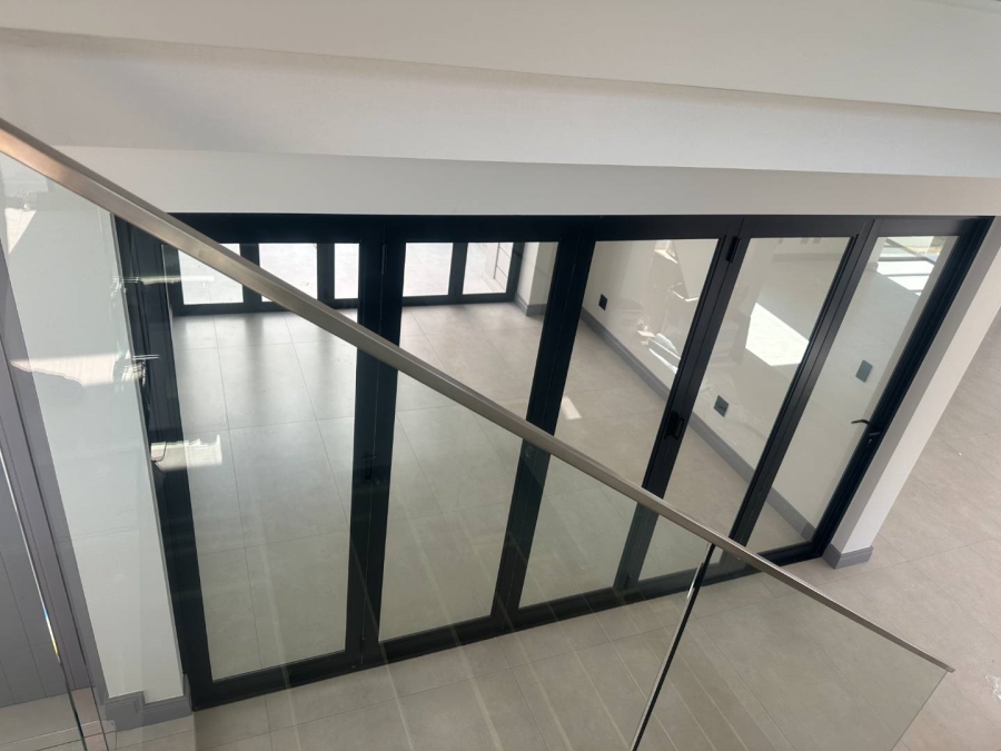 5 Bedroom Property for Sale in Eye of Africa Gauteng