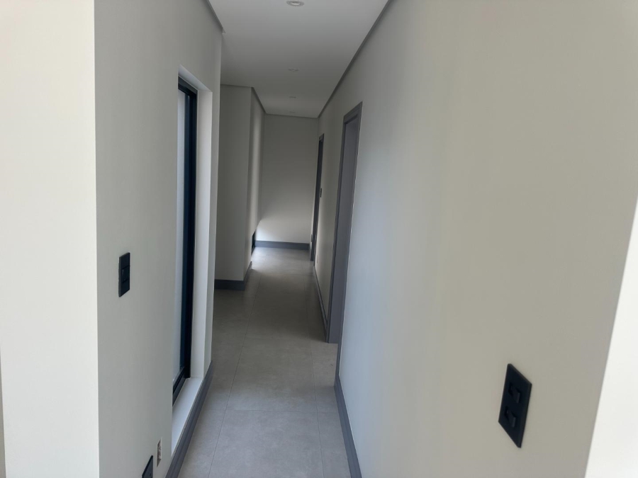 5 Bedroom Property for Sale in Eye of Africa Gauteng