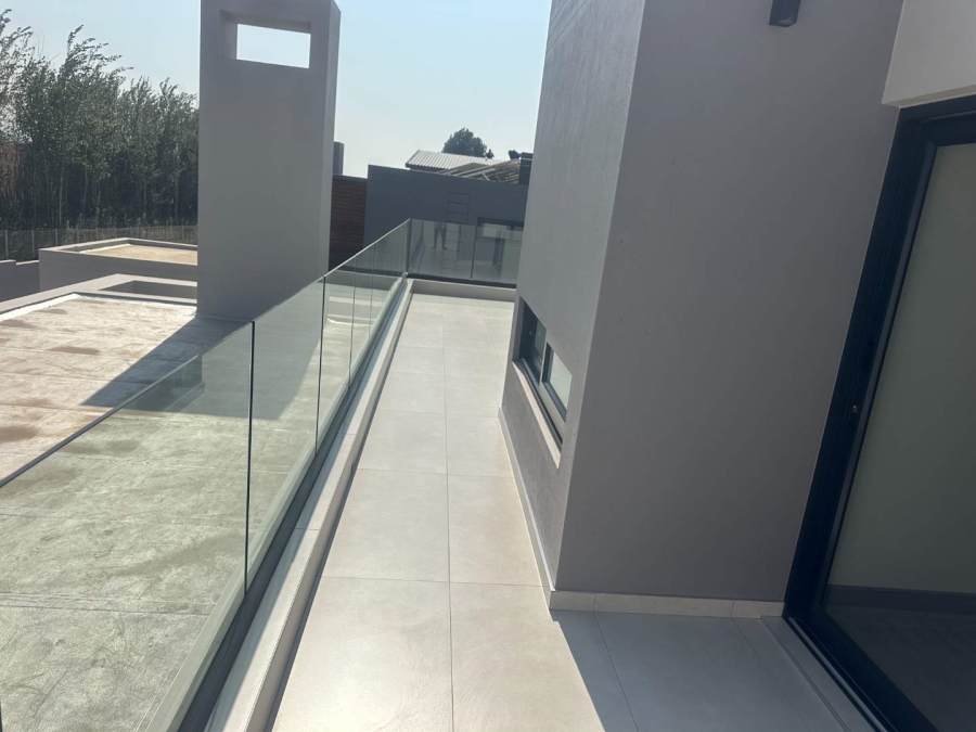 5 Bedroom Property for Sale in Eye of Africa Gauteng