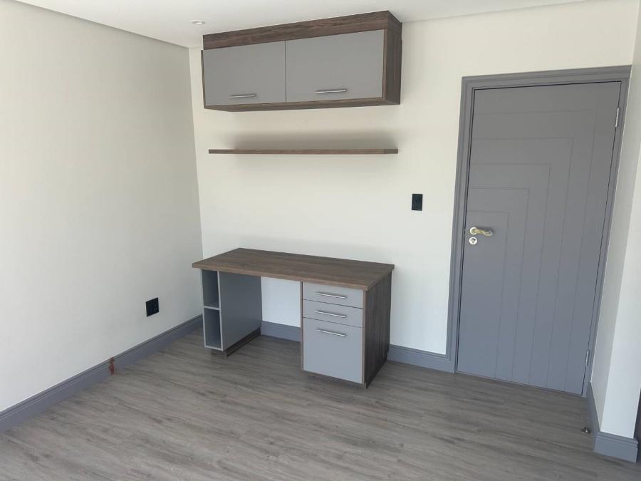 5 Bedroom Property for Sale in Eye of Africa Gauteng