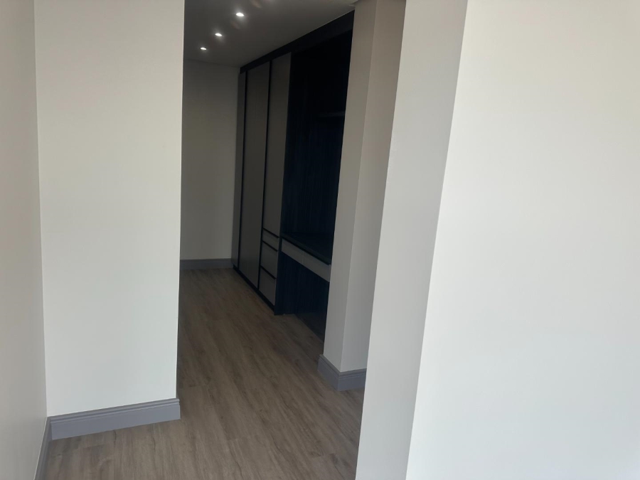 5 Bedroom Property for Sale in Eye of Africa Gauteng