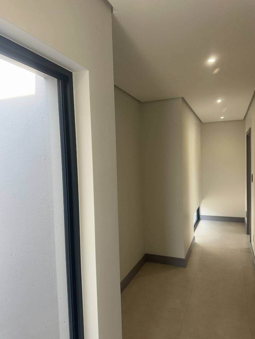 5 Bedroom Property for Sale in Eye of Africa Gauteng