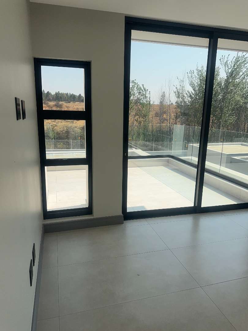 5 Bedroom Property for Sale in Eye of Africa Gauteng