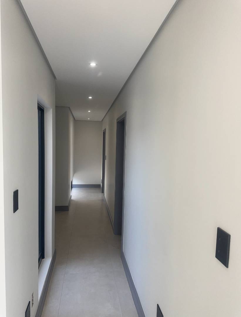5 Bedroom Property for Sale in Eye of Africa Gauteng