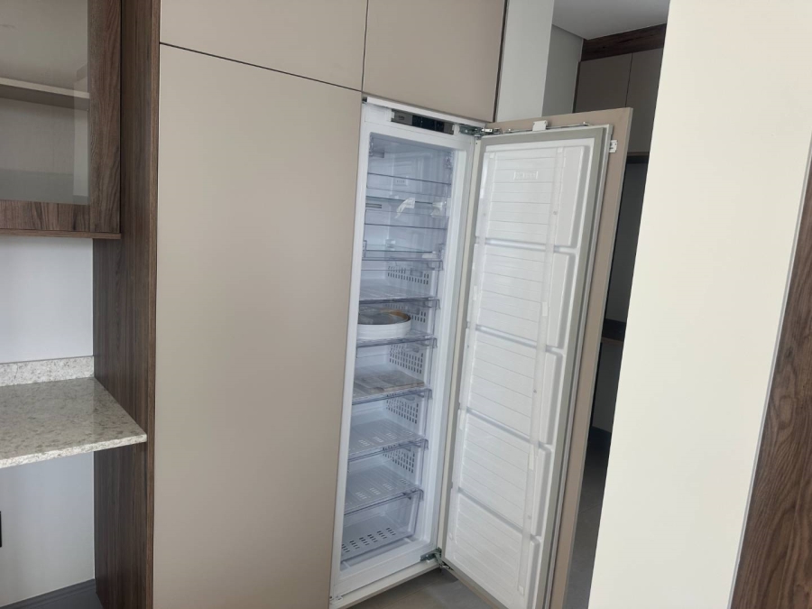 5 Bedroom Property for Sale in Eye of Africa Gauteng