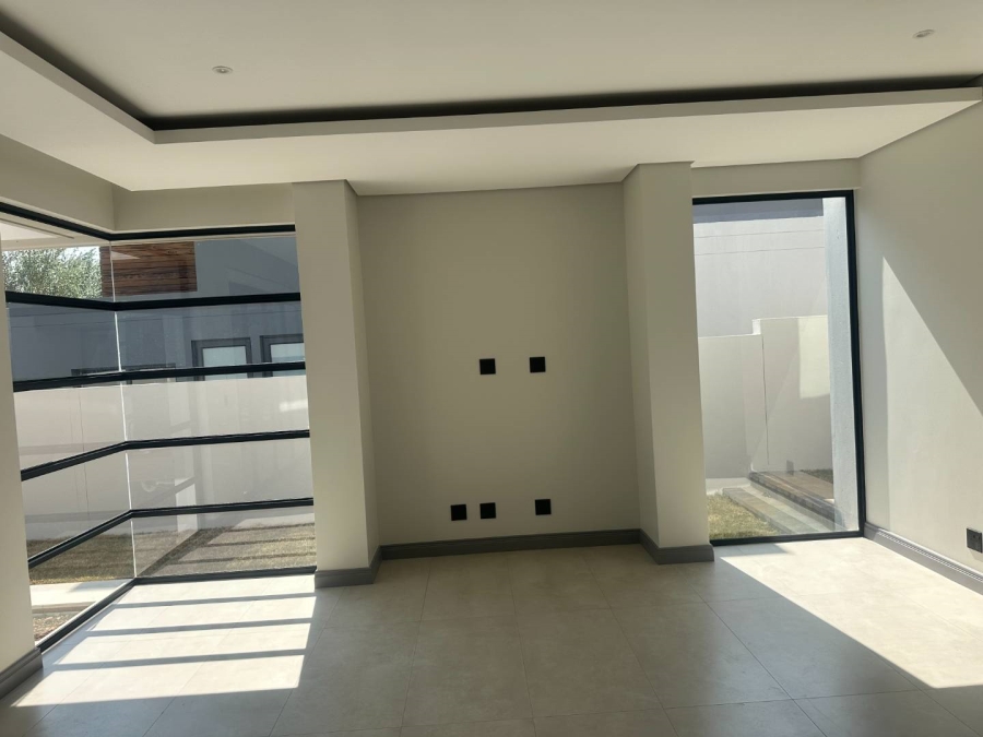 5 Bedroom Property for Sale in Eye of Africa Gauteng