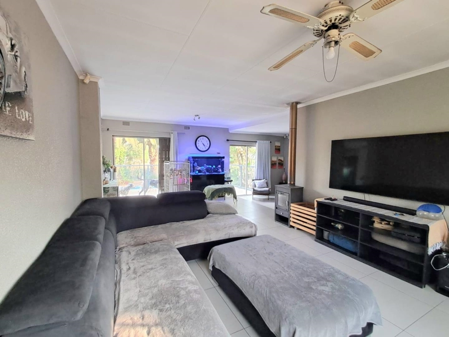 3 Bedroom Property for Sale in Brackendowns Gauteng