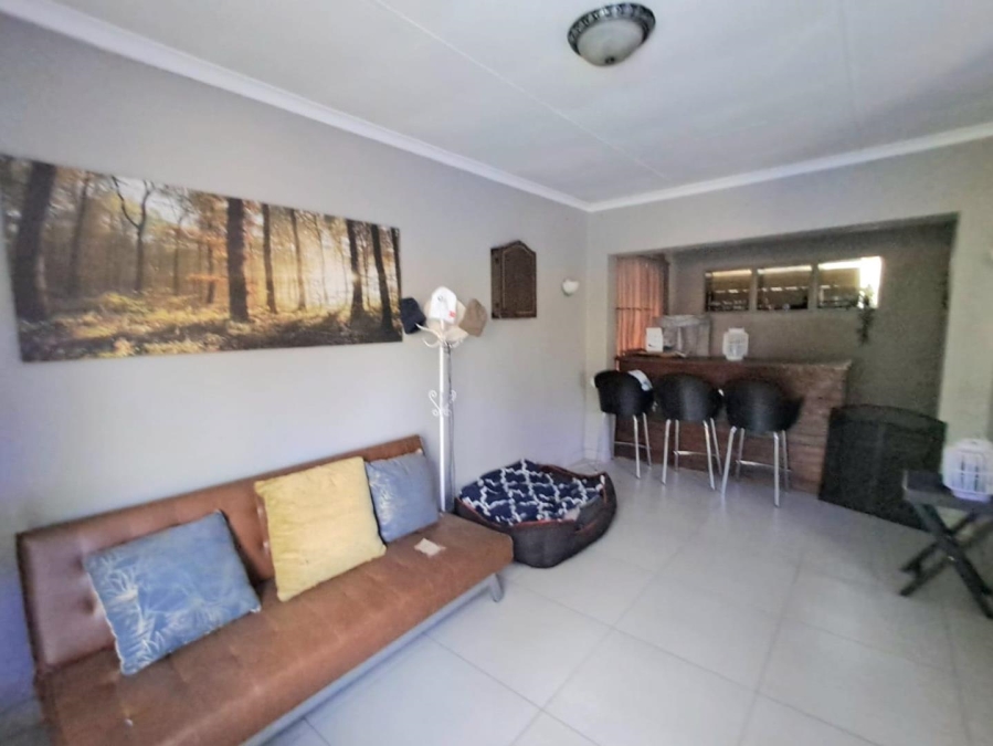 3 Bedroom Property for Sale in Brackendowns Gauteng