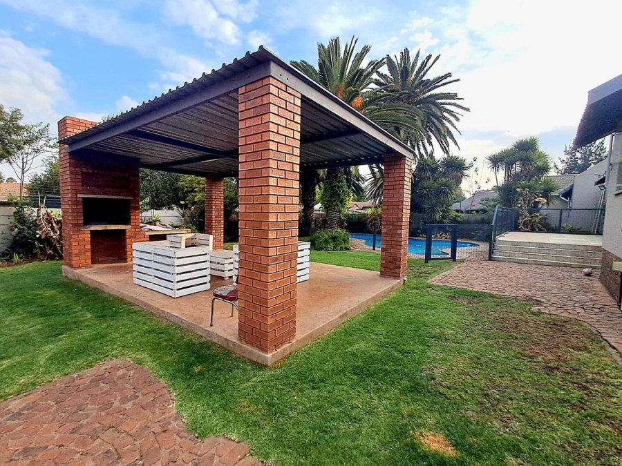 3 Bedroom Property for Sale in Brackendowns Gauteng