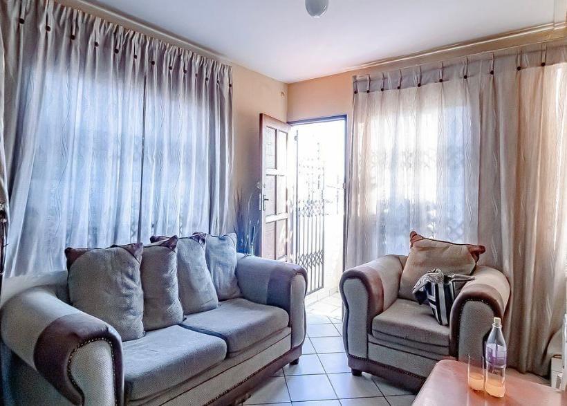 2 Bedroom Property for Sale in Lotus Gardens Gauteng