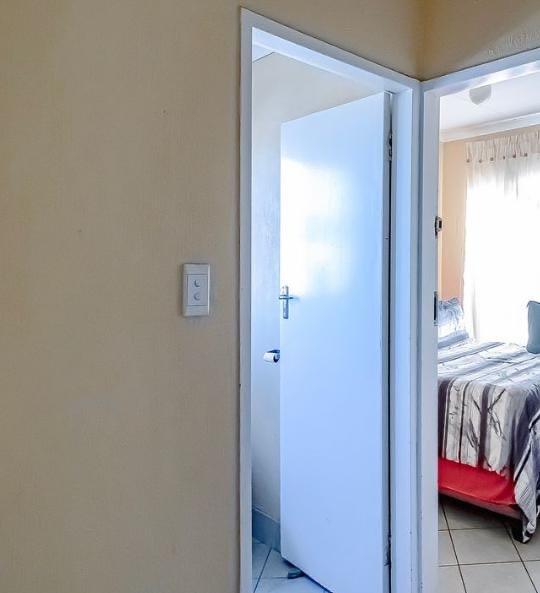 2 Bedroom Property for Sale in Lotus Gardens Gauteng