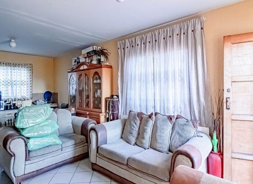 2 Bedroom Property for Sale in Lotus Gardens Gauteng