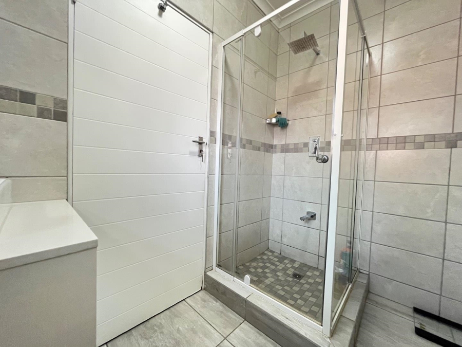 2 Bedroom Property for Sale in Edenvale Gauteng