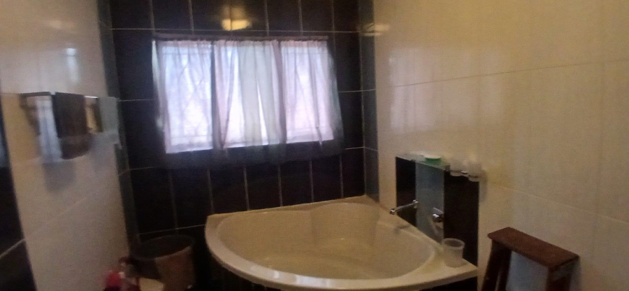 4 Bedroom Property for Sale in Birchleigh North Gauteng