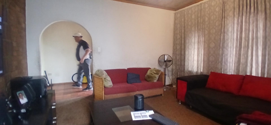 4 Bedroom Property for Sale in Birchleigh North Gauteng
